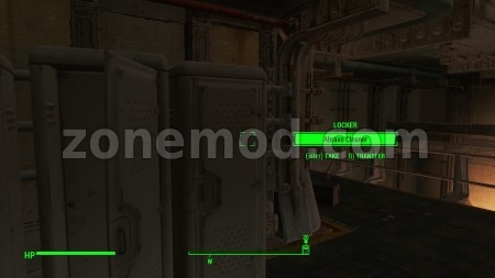 Заполненные вещами шкафы